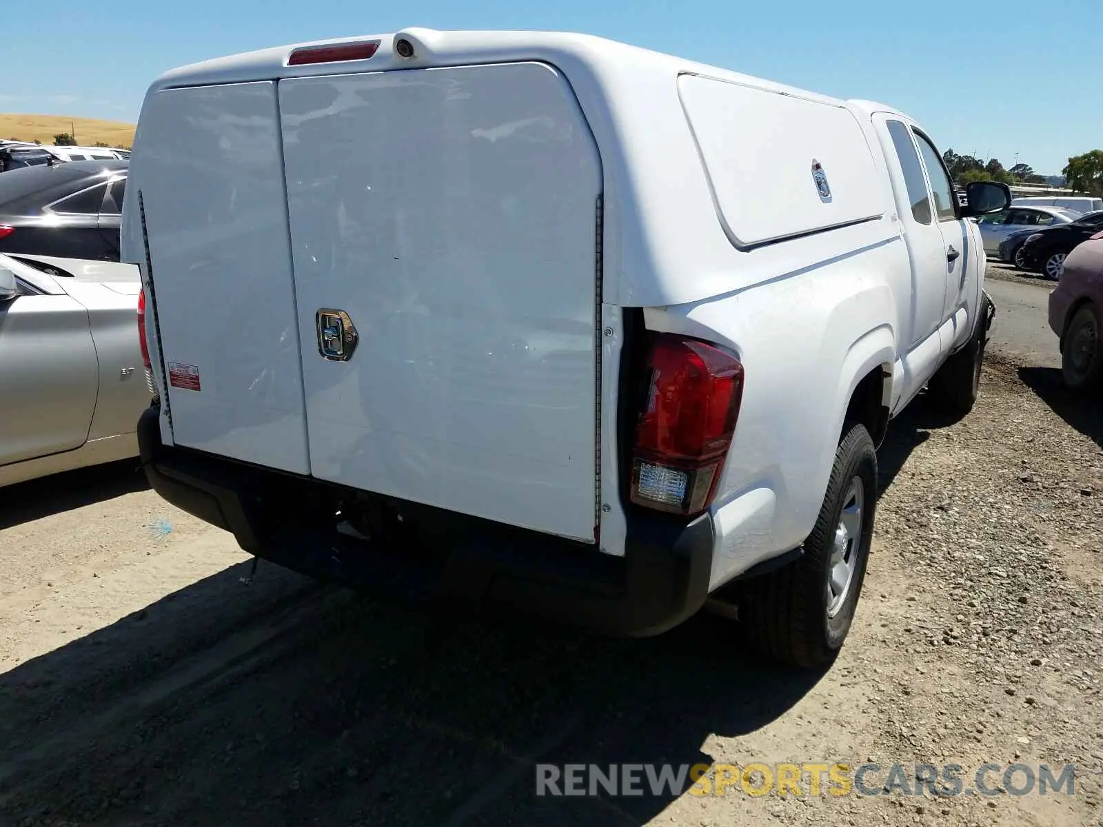 4 fotografías del automóvil dañado 5TFRX5GN2LX178490 TOYOTA TACOMA 2020