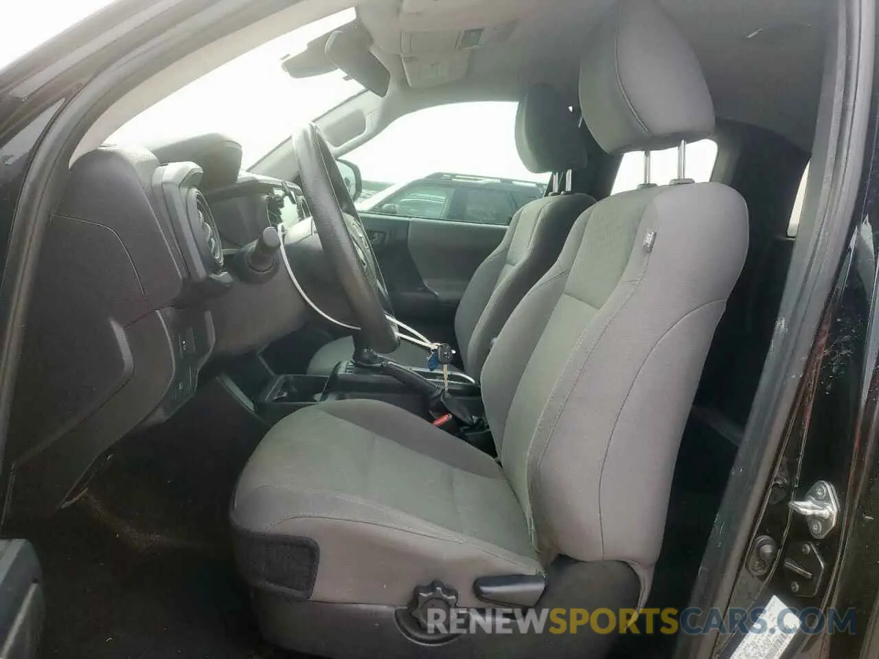 7 fotografías del automóvil dañado 5TFRX5GN2LX178781 TOYOTA TACOMA 2020