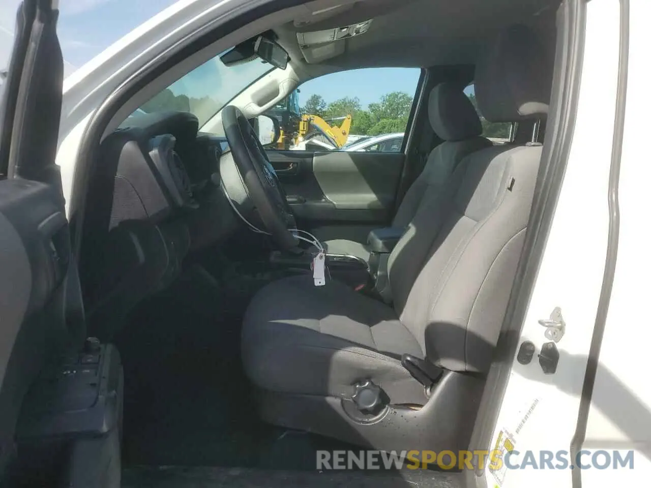 7 fotografías del automóvil dañado 5TFRX5GN3LX176814 TOYOTA TACOMA 2020