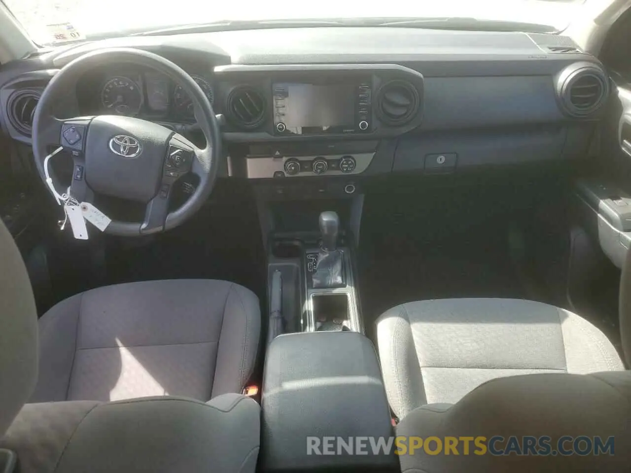 8 fotografías del automóvil dañado 5TFRX5GN3LX176814 TOYOTA TACOMA 2020
