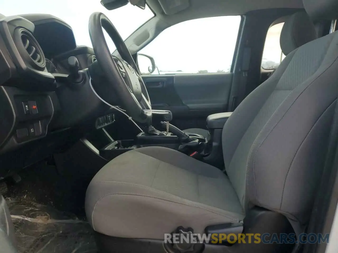 7 fotografías del automóvil dañado 5TFRX5GN4LX178247 TOYOTA TACOMA 2020