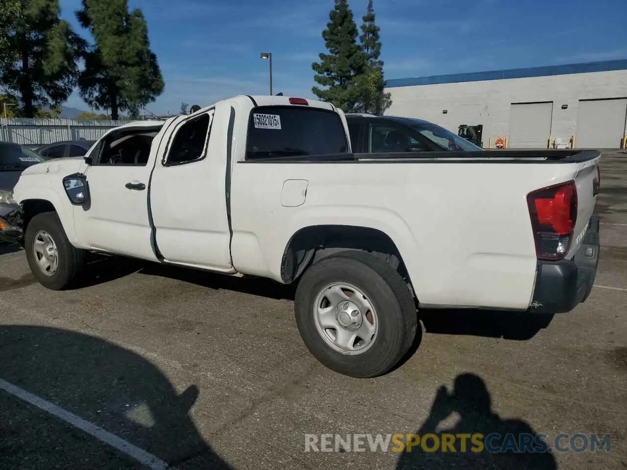2 fotografías del automóvil dañado 5TFRX5GN5LX182839 TOYOTA TACOMA 2020