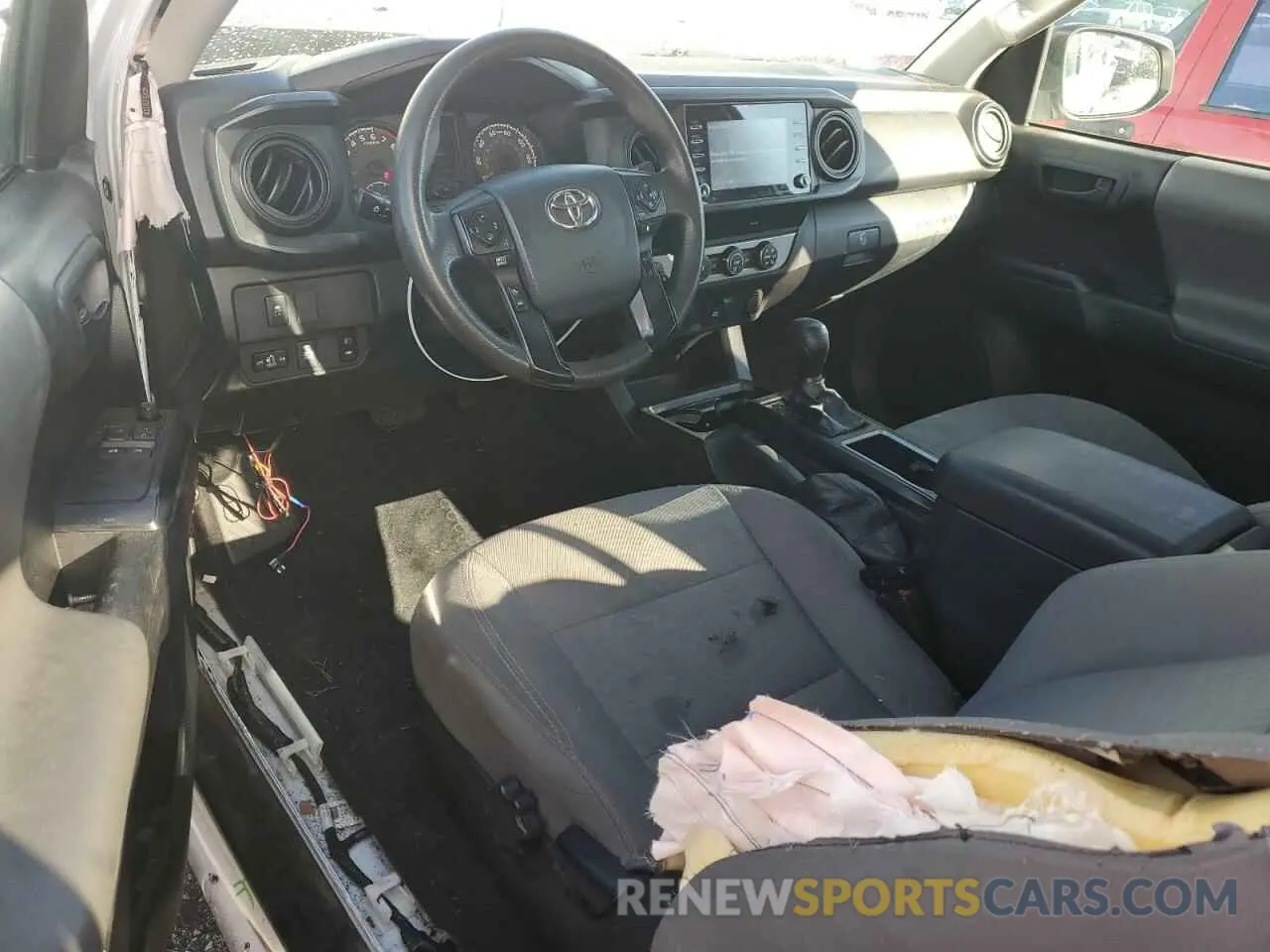 8 fotografías del automóvil dañado 5TFRZ5CN5LX089562 TOYOTA TACOMA 2020