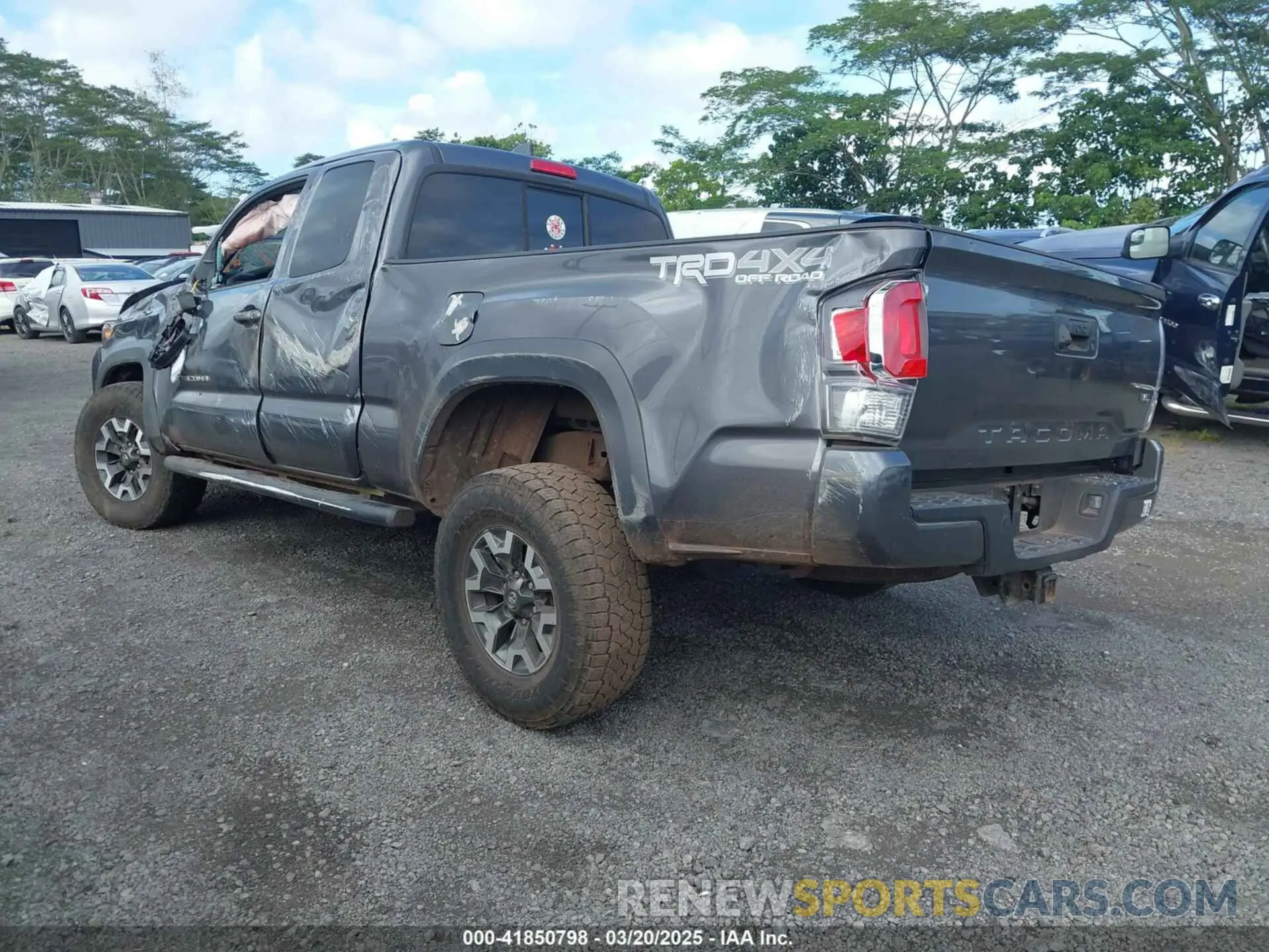 3 fotografías del automóvil dañado 5TFSZ5AN2LX222685 TOYOTA TACOMA 2020