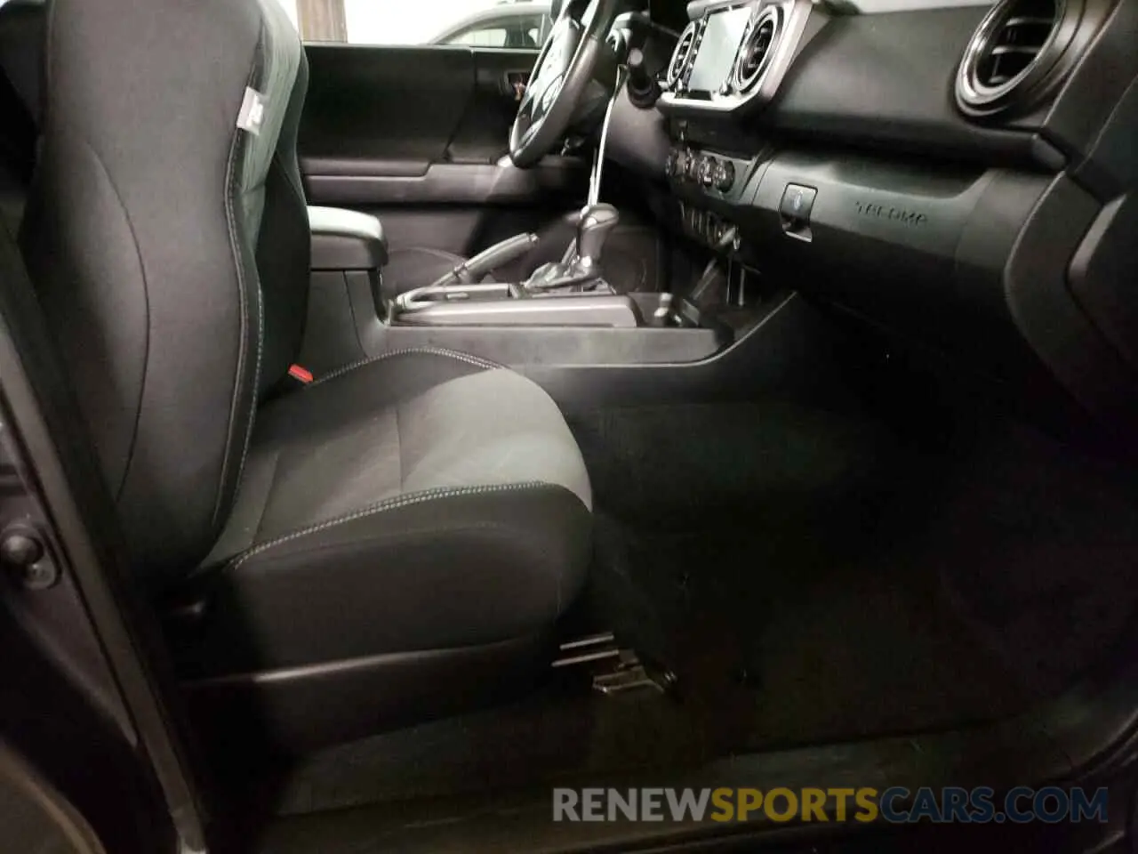 5 fotografías del automóvil dañado 5TFSZ5AN5LX221594 TOYOTA TACOMA 2020