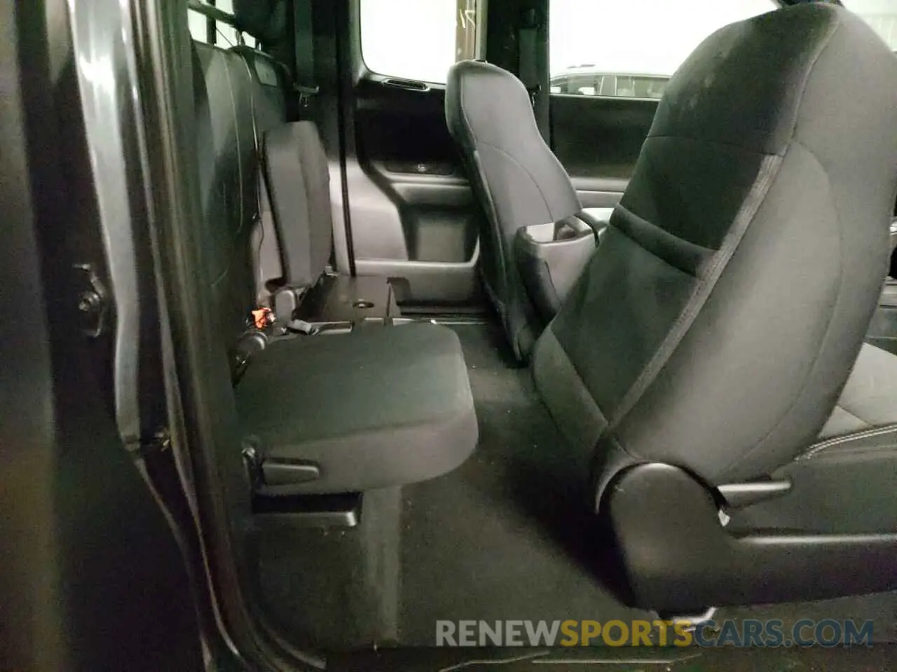6 fotografías del automóvil dañado 5TFSZ5AN5LX221594 TOYOTA TACOMA 2020