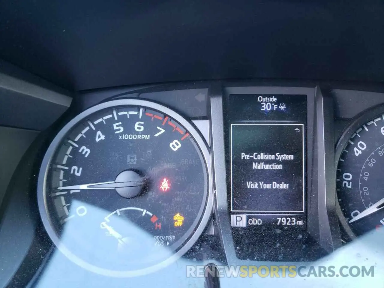 8 fotografías del automóvil dañado 5TFSZ5AN5LX221594 TOYOTA TACOMA 2020