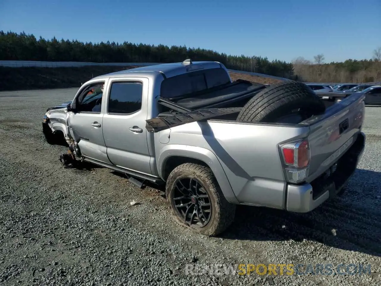 2 fotografías del automóvil dañado 3TMAZ5CN0MM147937 TOYOTA TACOMA 2021