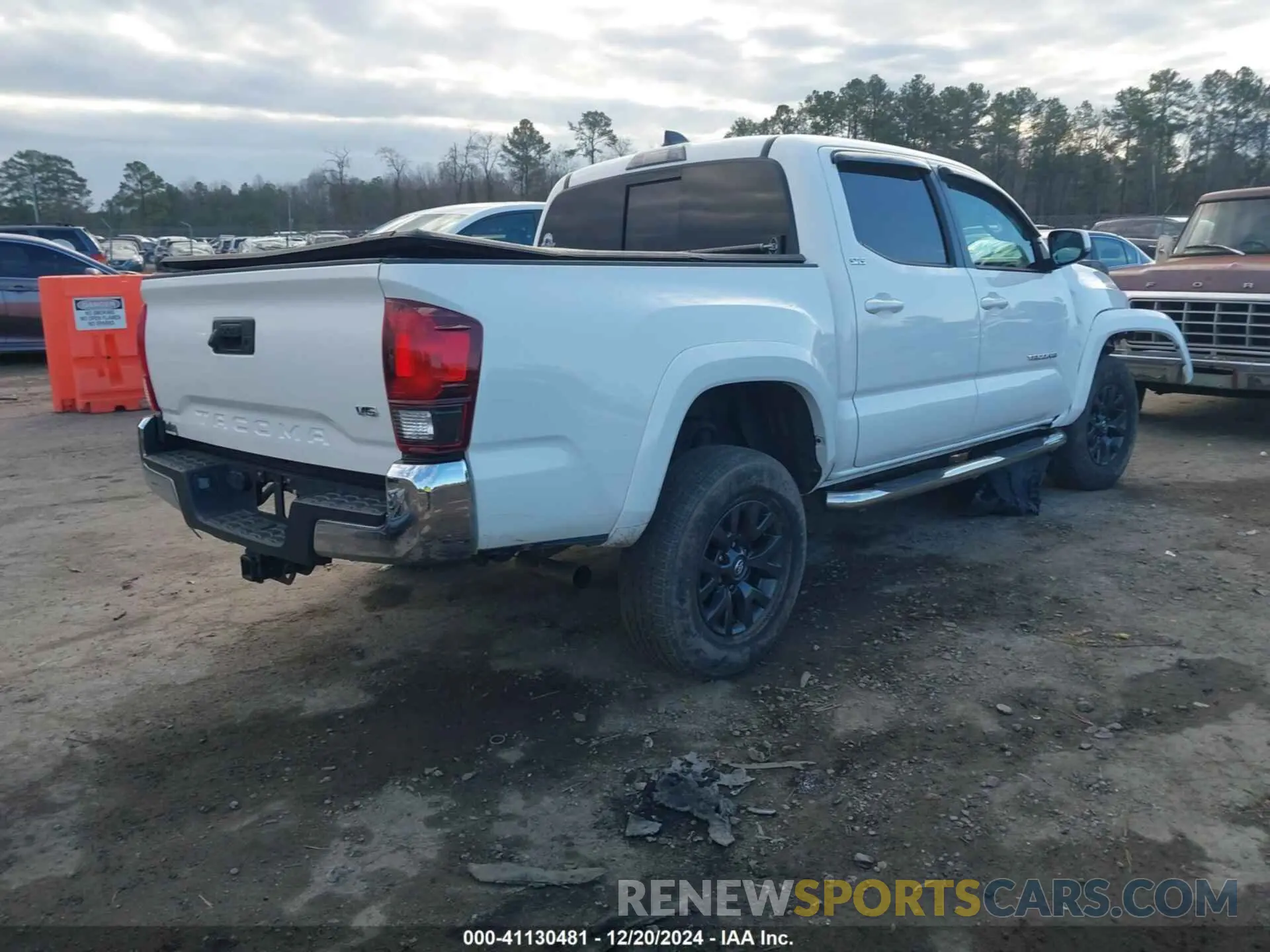 4 fotografías del automóvil dañado 3TMAZ5CN0MM160087 TOYOTA TACOMA 2021