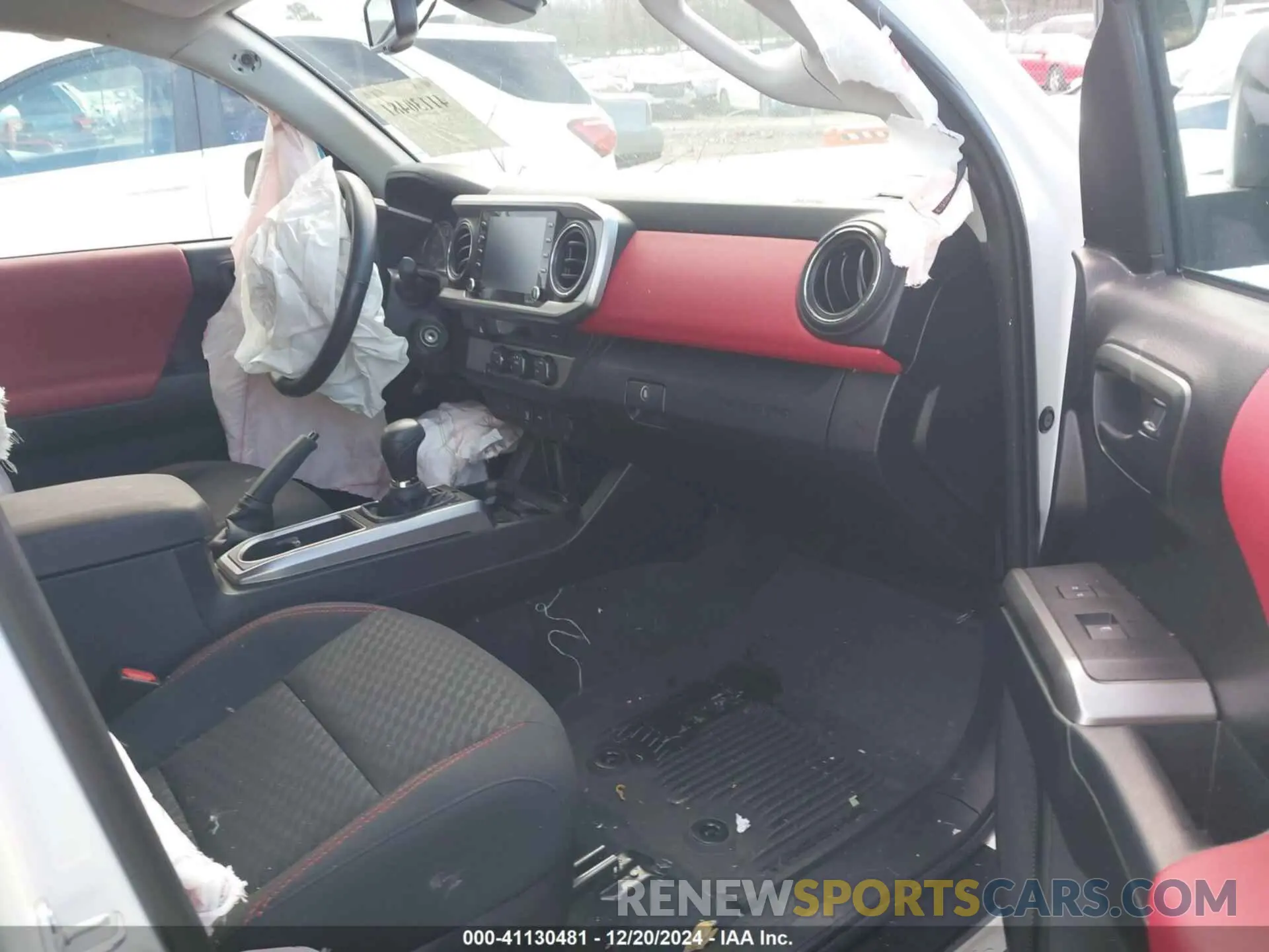 5 fotografías del automóvil dañado 3TMAZ5CN0MM160087 TOYOTA TACOMA 2021