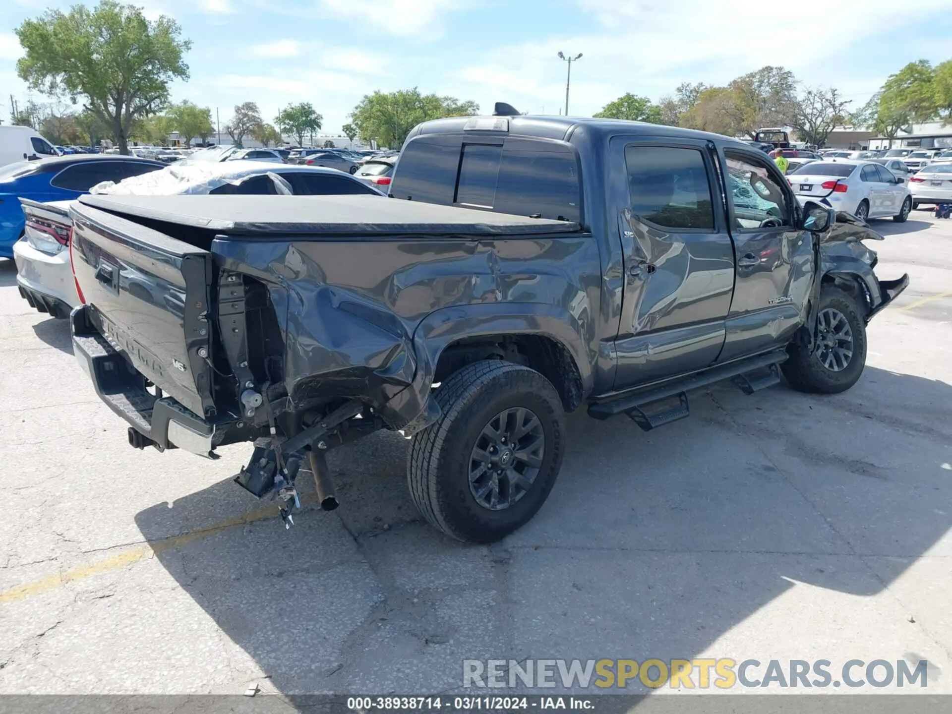 4 fotografías del automóvil dañado 3TMAZ5CN1MM142715 TOYOTA TACOMA 2021