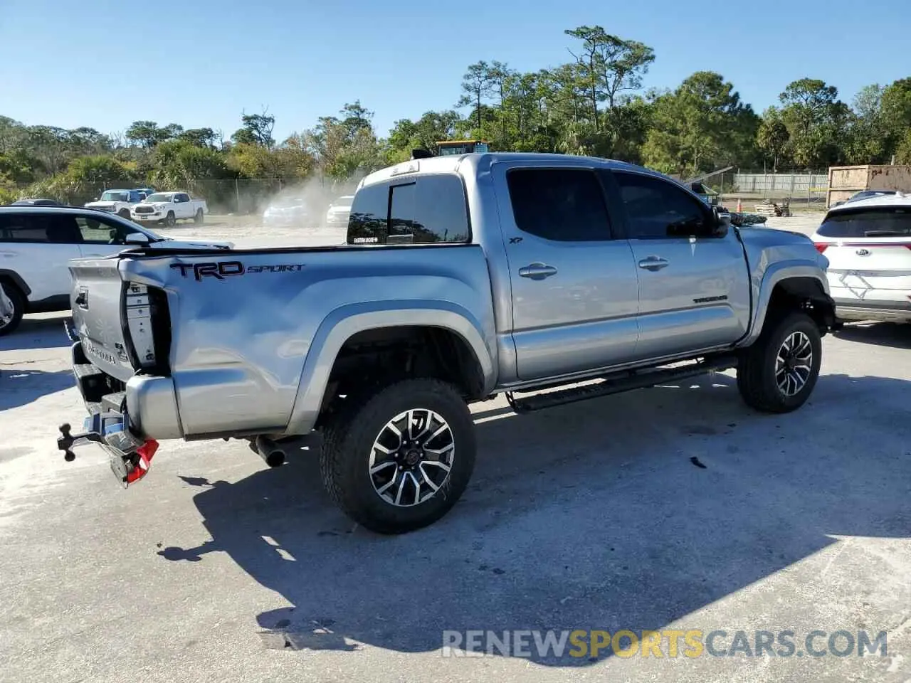 3 fotografías del automóvil dañado 3TMAZ5CN1MM153911 TOYOTA TACOMA 2021
