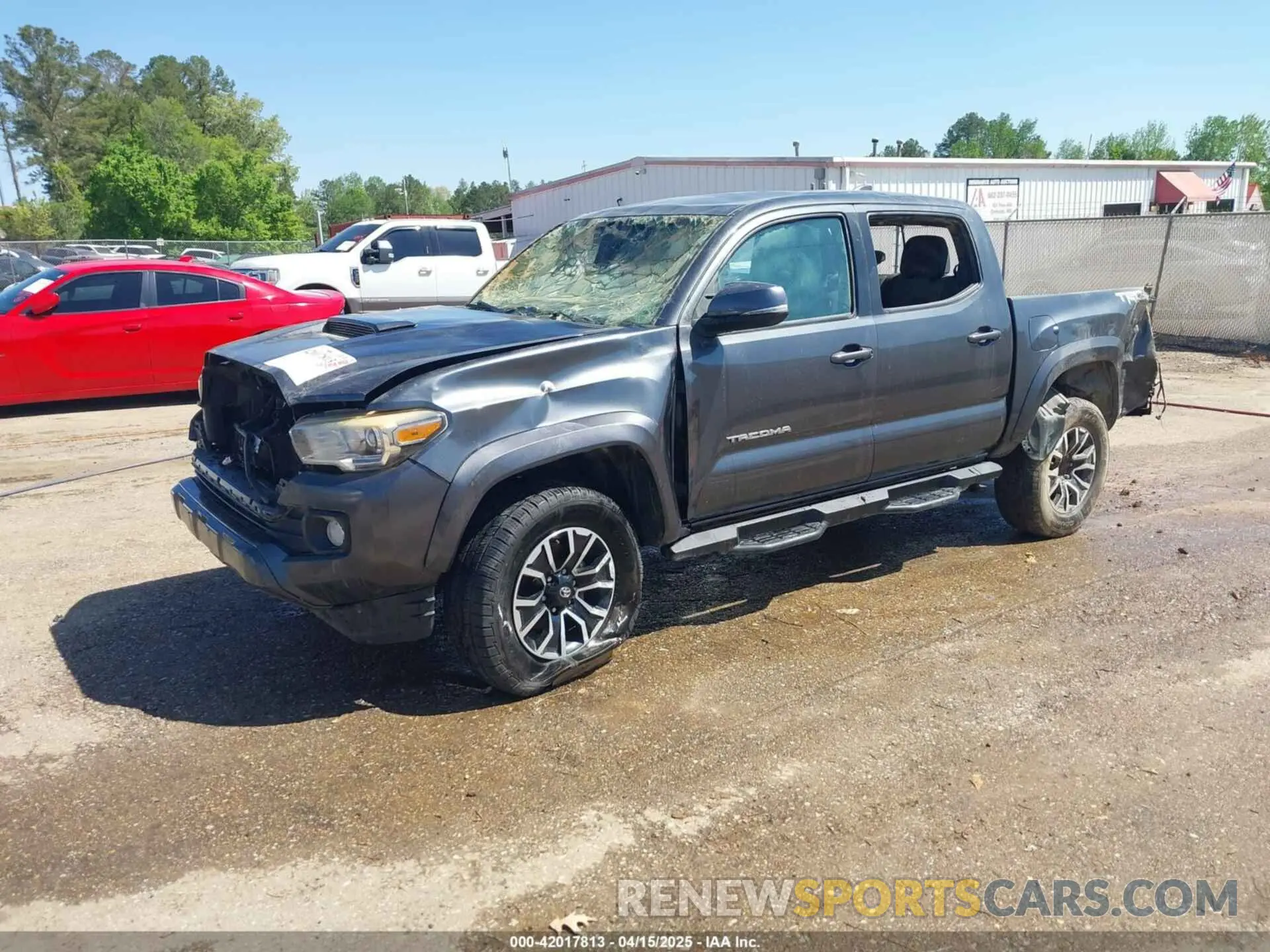 2 fotografías del automóvil dañado 3TMAZ5CN1MM159501 TOYOTA TACOMA 2021