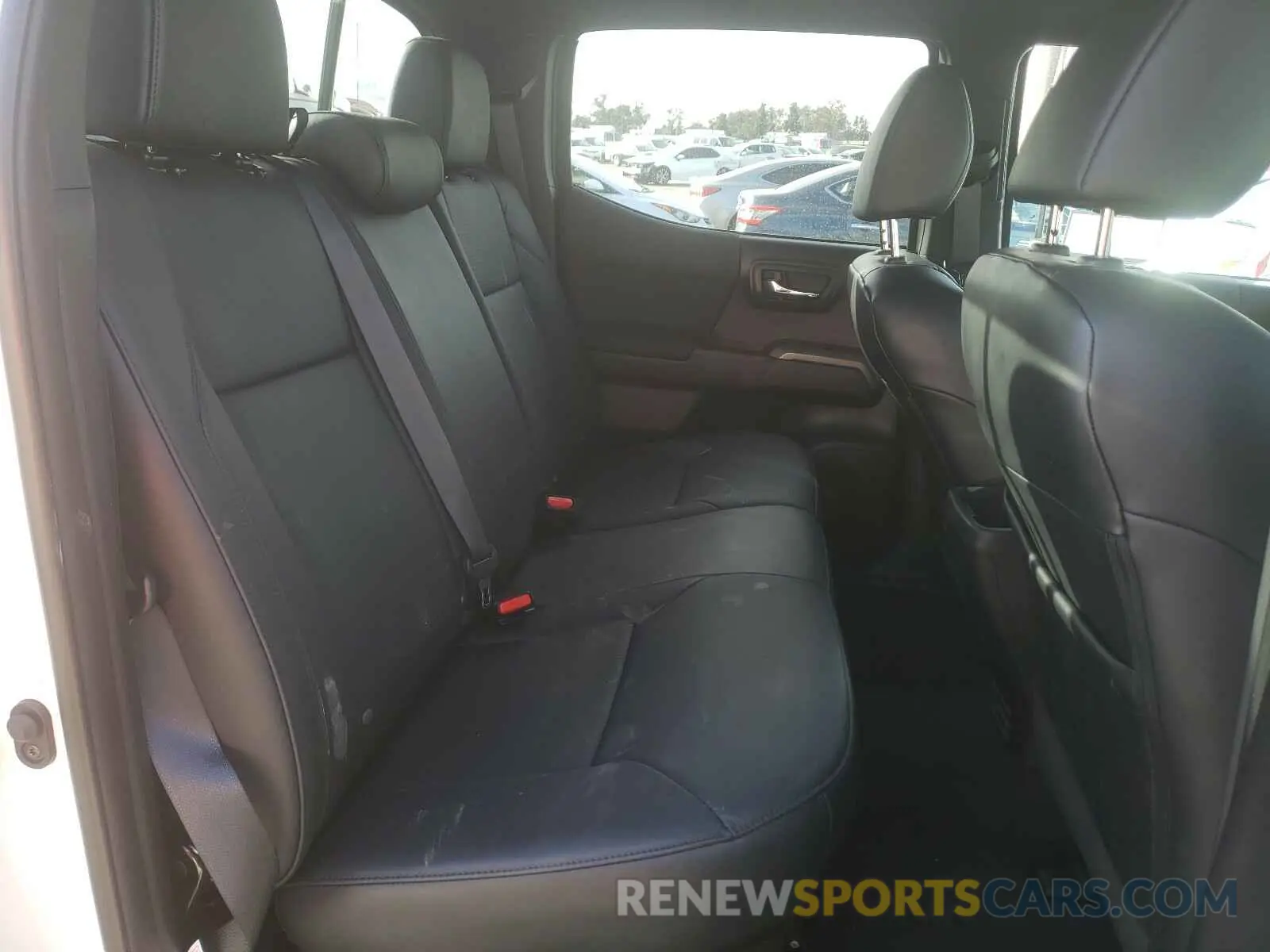 6 fotografías del automóvil dañado 3TMAZ5CN2MM141203 TOYOTA TACOMA 2021