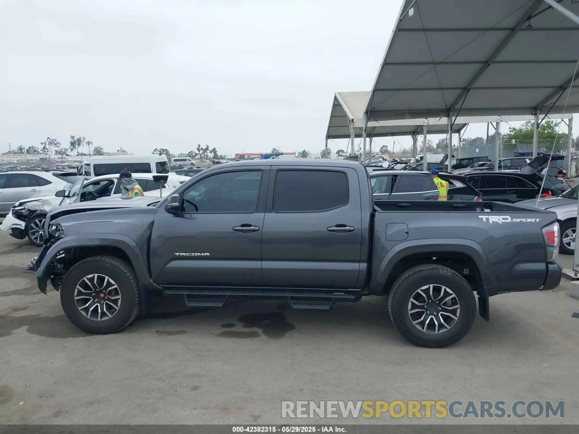 14 fotografías del automóvil dañado 3TMAZ5CN2MM142304 TOYOTA TACOMA 2021