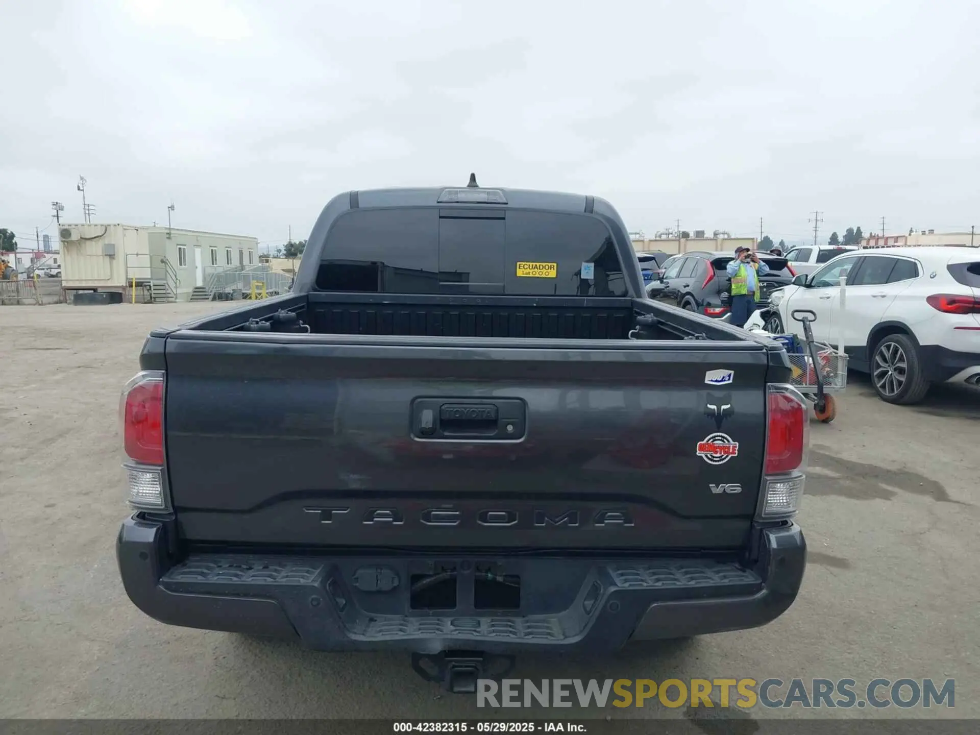 16 fotografías del automóvil dañado 3TMAZ5CN2MM142304 TOYOTA TACOMA 2021