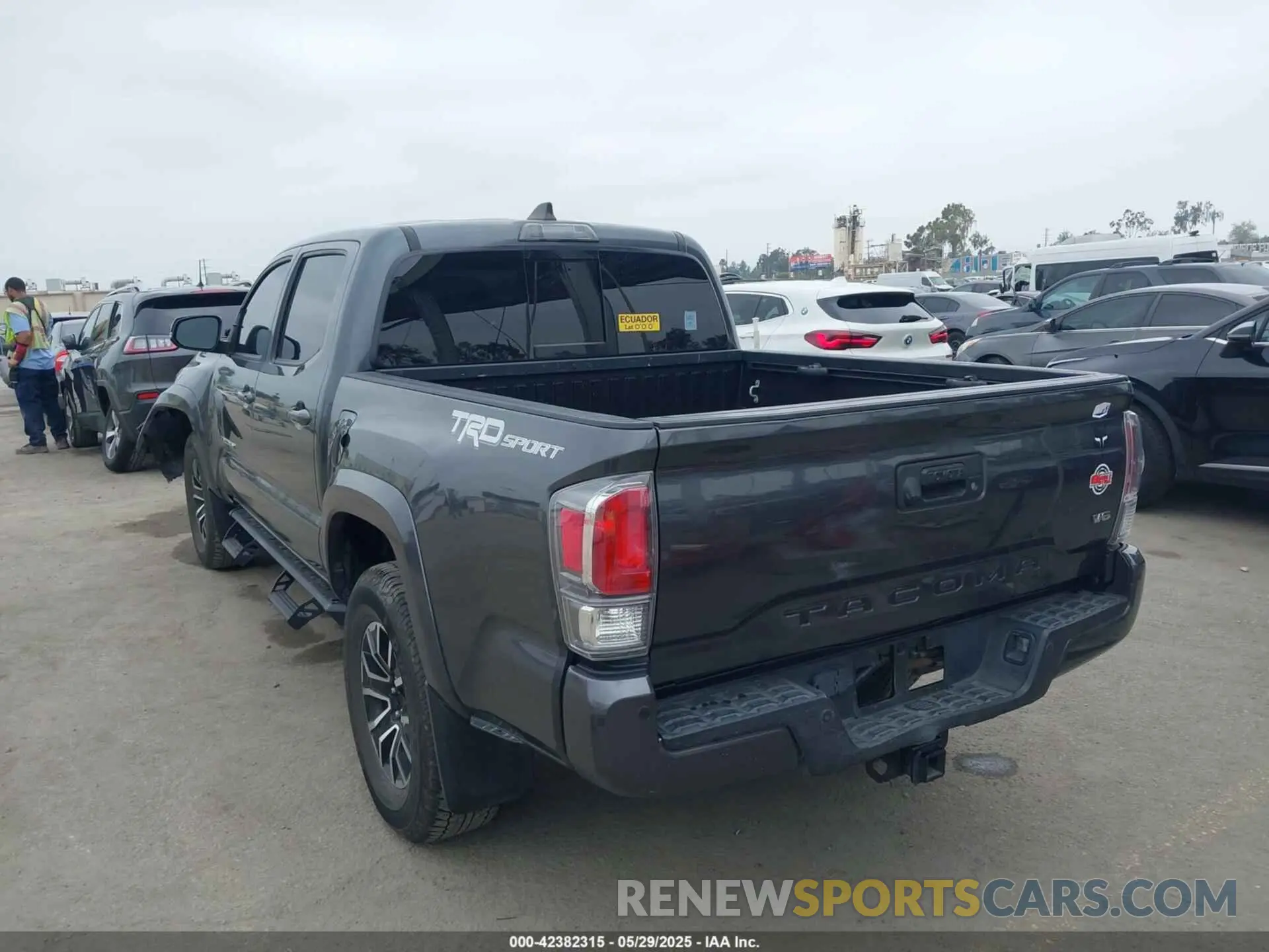 3 fotografías del automóvil dañado 3TMAZ5CN2MM142304 TOYOTA TACOMA 2021
