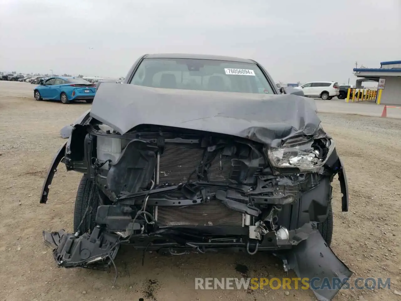 5 fotografías del automóvil dañado 3TMAZ5CN3MM141971 TOYOTA TACOMA 2021