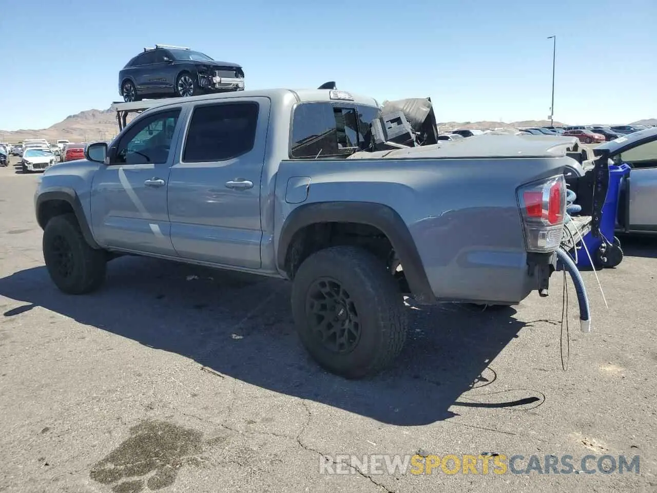 2 fotografías del automóvil dañado 3TMAZ5CN3MM154798 TOYOTA TACOMA 2021