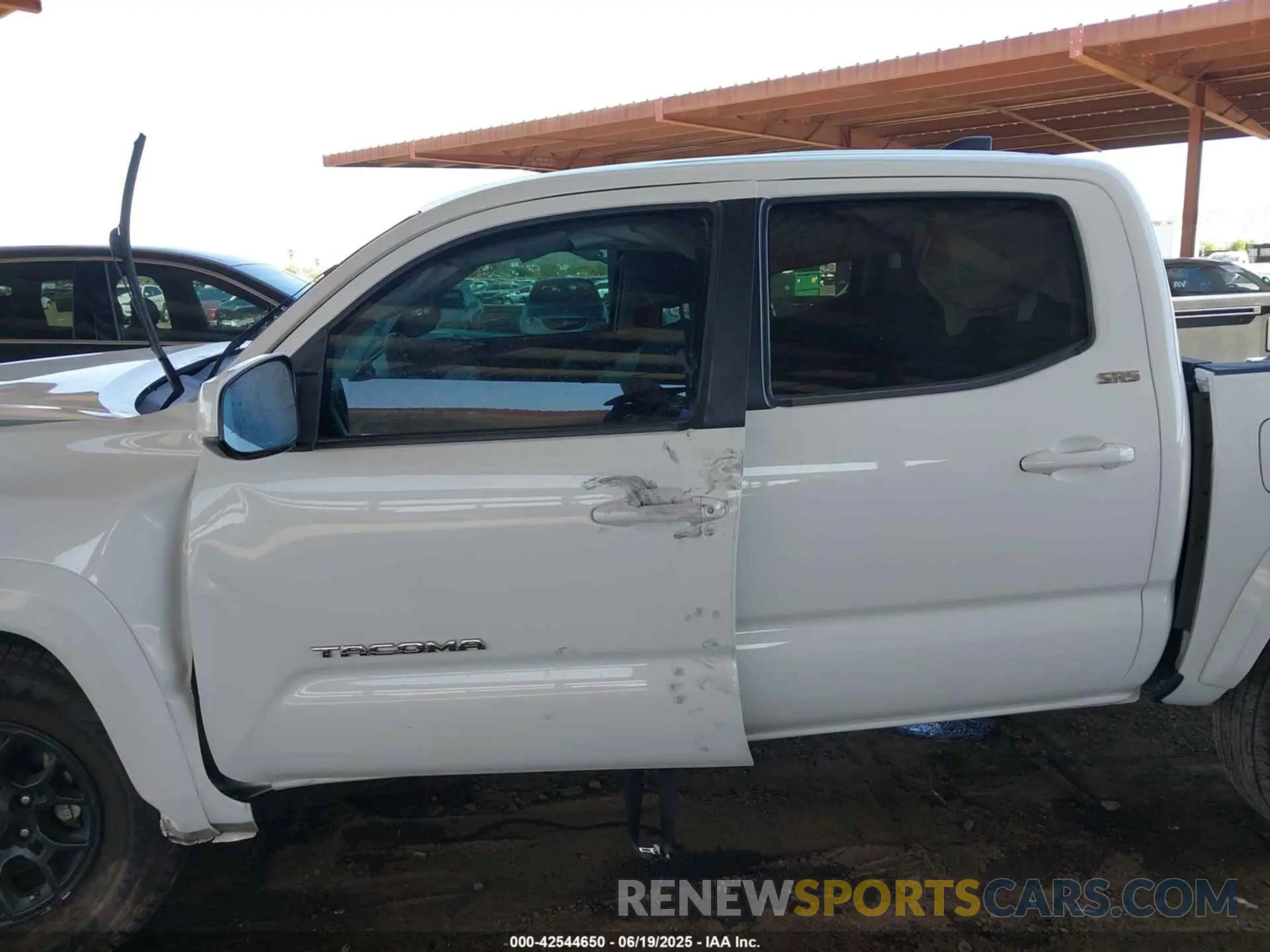 14 fotografías del automóvil dañado 3TMAZ5CN4MM144667 TOYOTA TACOMA 2021