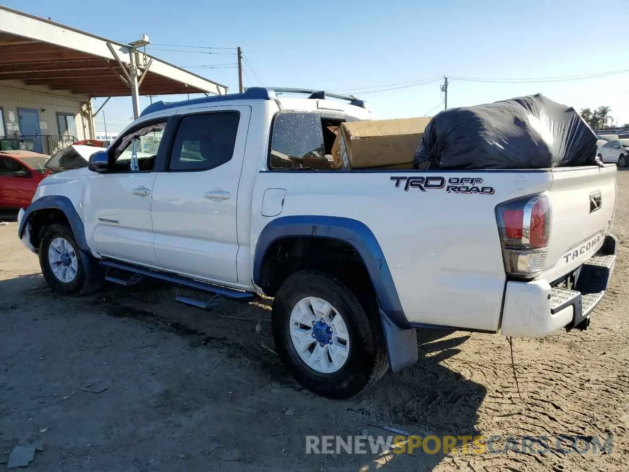 2 fotografías del automóvil dañado 3TMAZ5CN4MM155605 TOYOTA TACOMA 2021