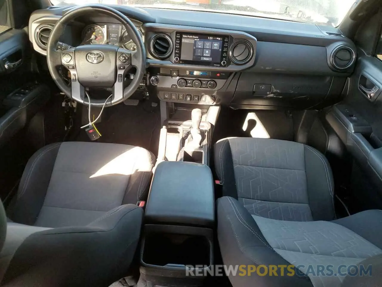 8 fotografías del automóvil dañado 3TMAZ5CN5MM140840 TOYOTA TACOMA 2021