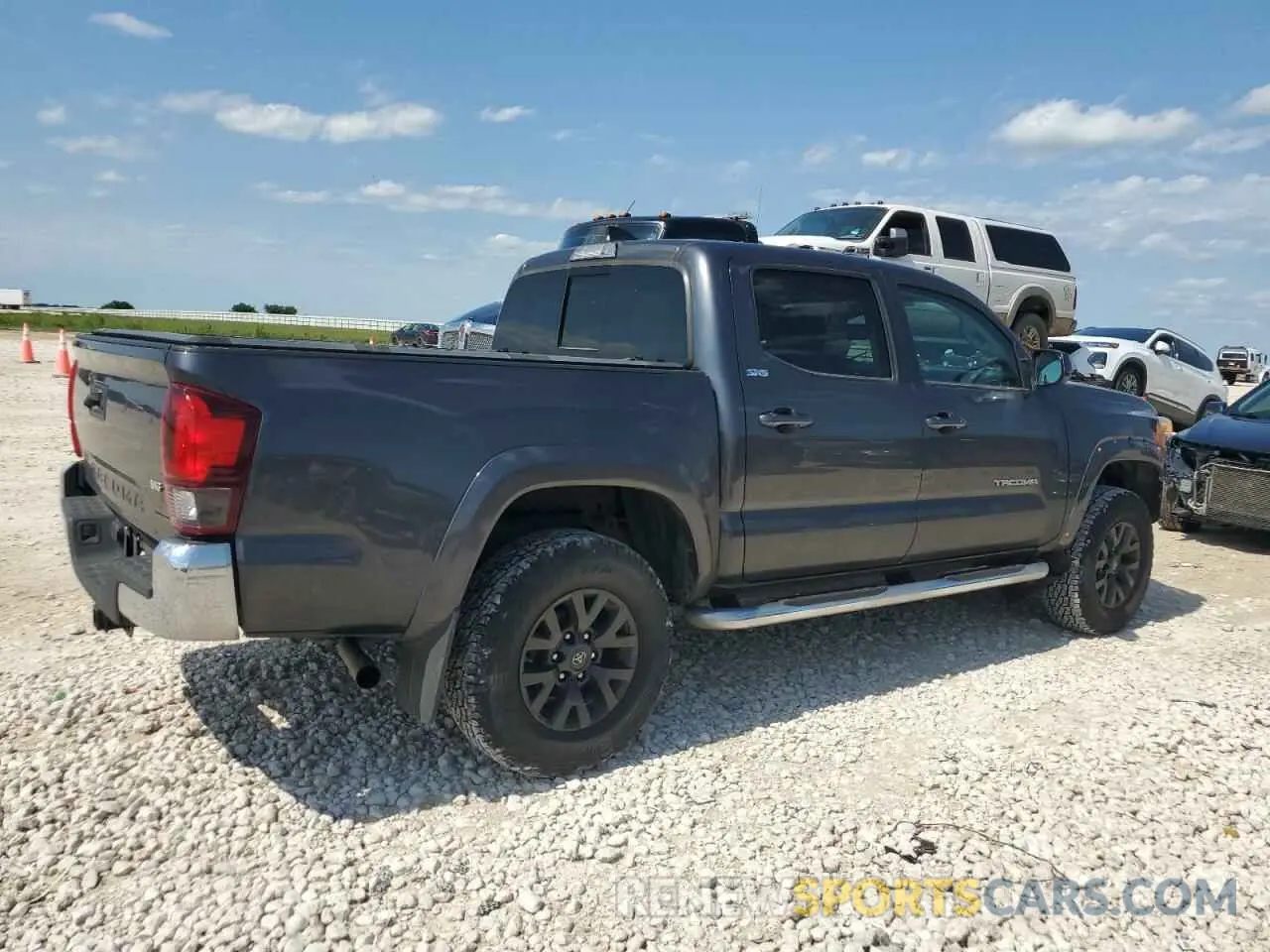 3 fotografías del automóvil dañado 3TMAZ5CN5MM143530 TOYOTA TACOMA 2021