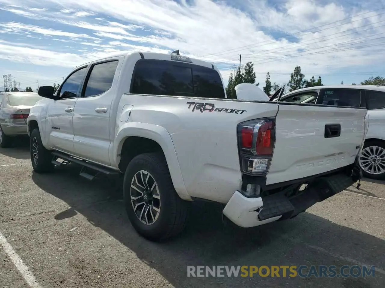 2 fotografías del automóvil dañado 3TMAZ5CN5MM146525 TOYOTA TACOMA 2021