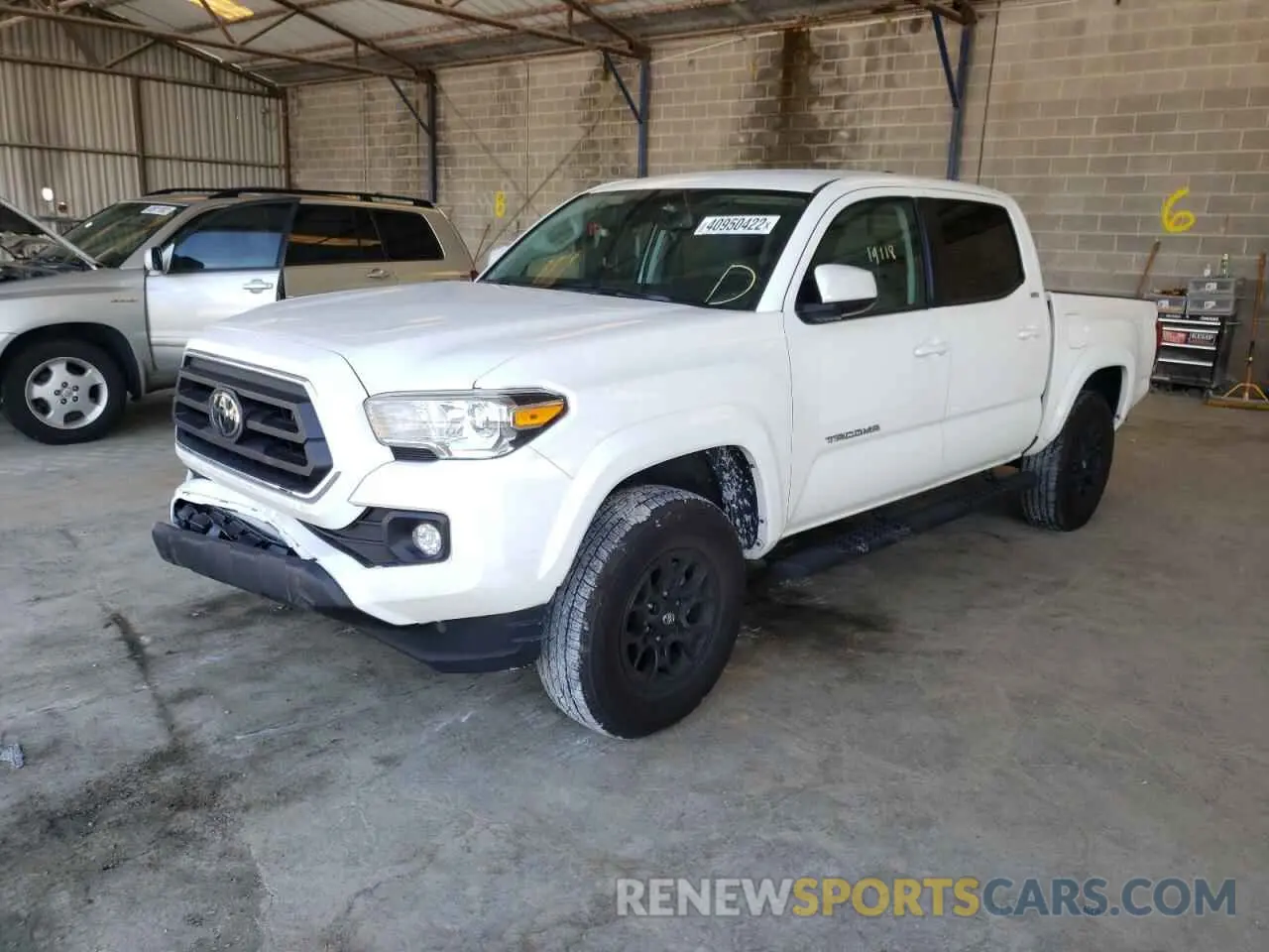 2 fotografías del automóvil dañado 3TMAZ5CN5MM156505 TOYOTA TACOMA 2021