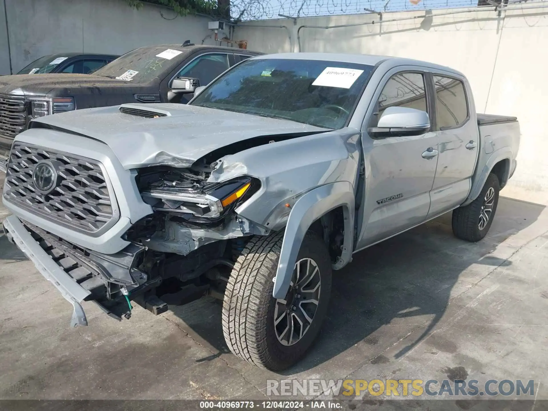 2 fotografías del automóvil dañado 3TMAZ5CN6MM146937 TOYOTA TACOMA 2021