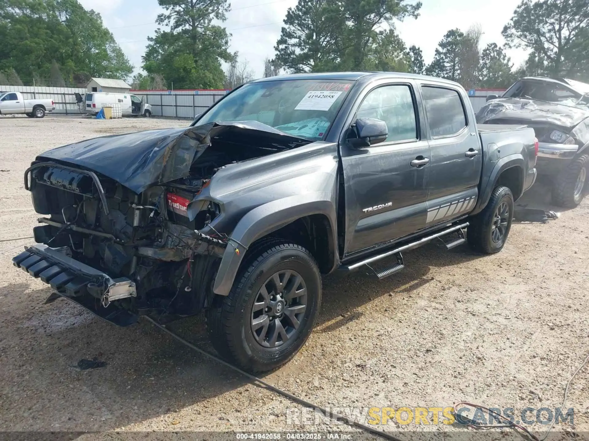 2 fotografías del automóvil dañado 3TMAZ5CN6MM151989 TOYOTA TACOMA 2021