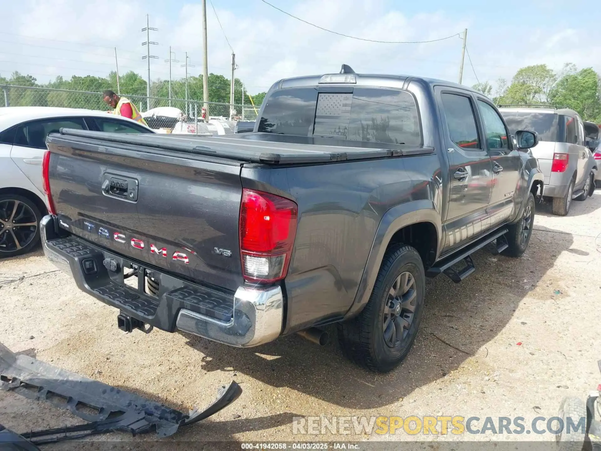 4 fotografías del automóvil dañado 3TMAZ5CN6MM151989 TOYOTA TACOMA 2021