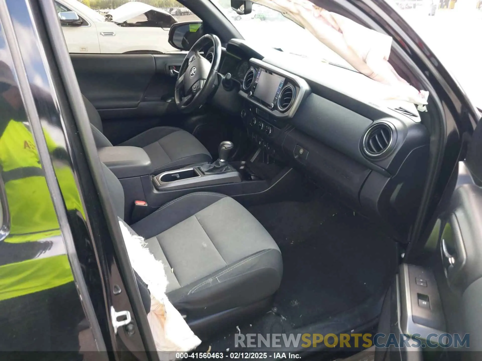 5 fotografías del automóvil dañado 3TMAZ5CN7MM145845 TOYOTA TACOMA 2021