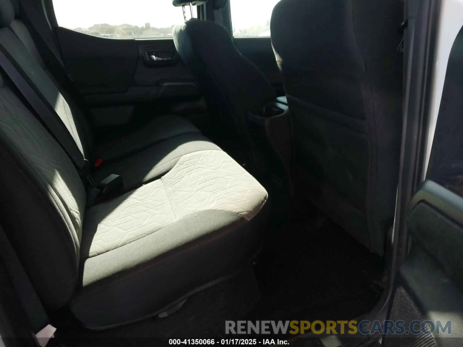 8 fotografías del automóvil dañado 3TMAZ5CN7MM153055 TOYOTA TACOMA 2021