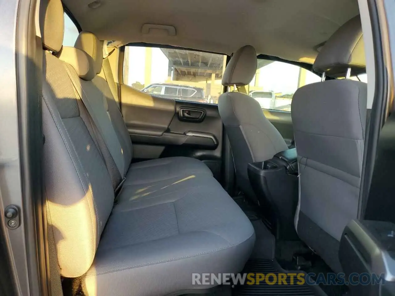 10 fotografías del automóvil dañado 3TMAZ5CN7MM158482 TOYOTA TACOMA 2021