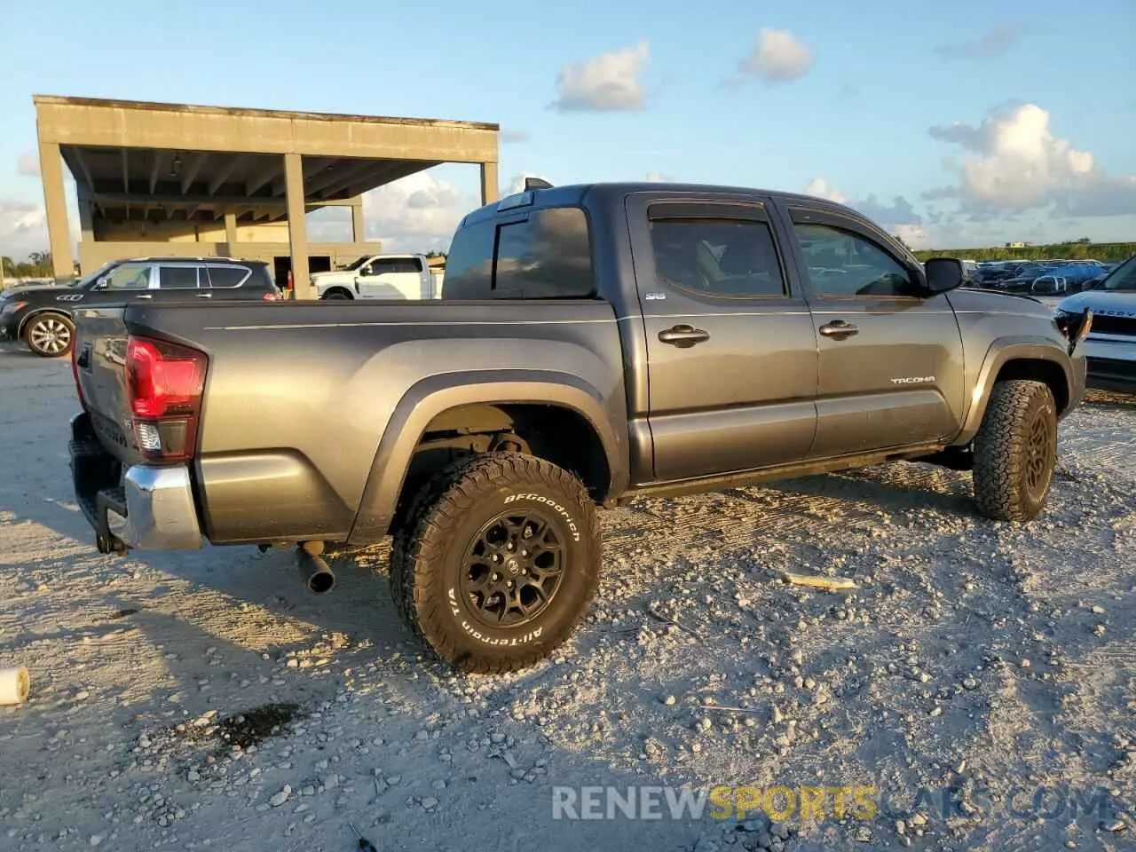 3 fotografías del automóvil dañado 3TMAZ5CN7MM158482 TOYOTA TACOMA 2021
