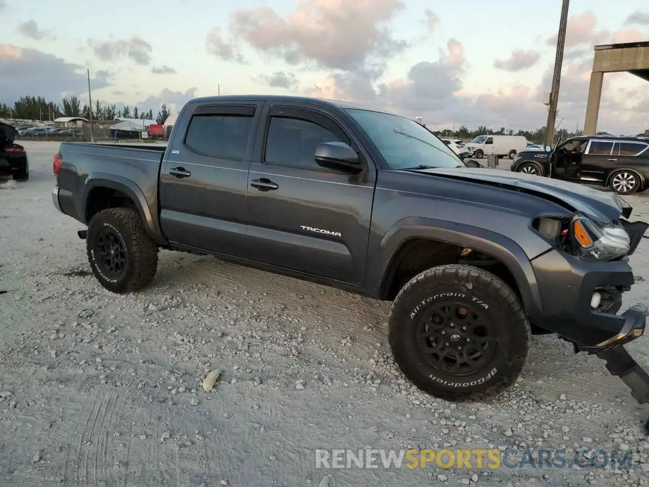 4 fotografías del automóvil dañado 3TMAZ5CN7MM158482 TOYOTA TACOMA 2021
