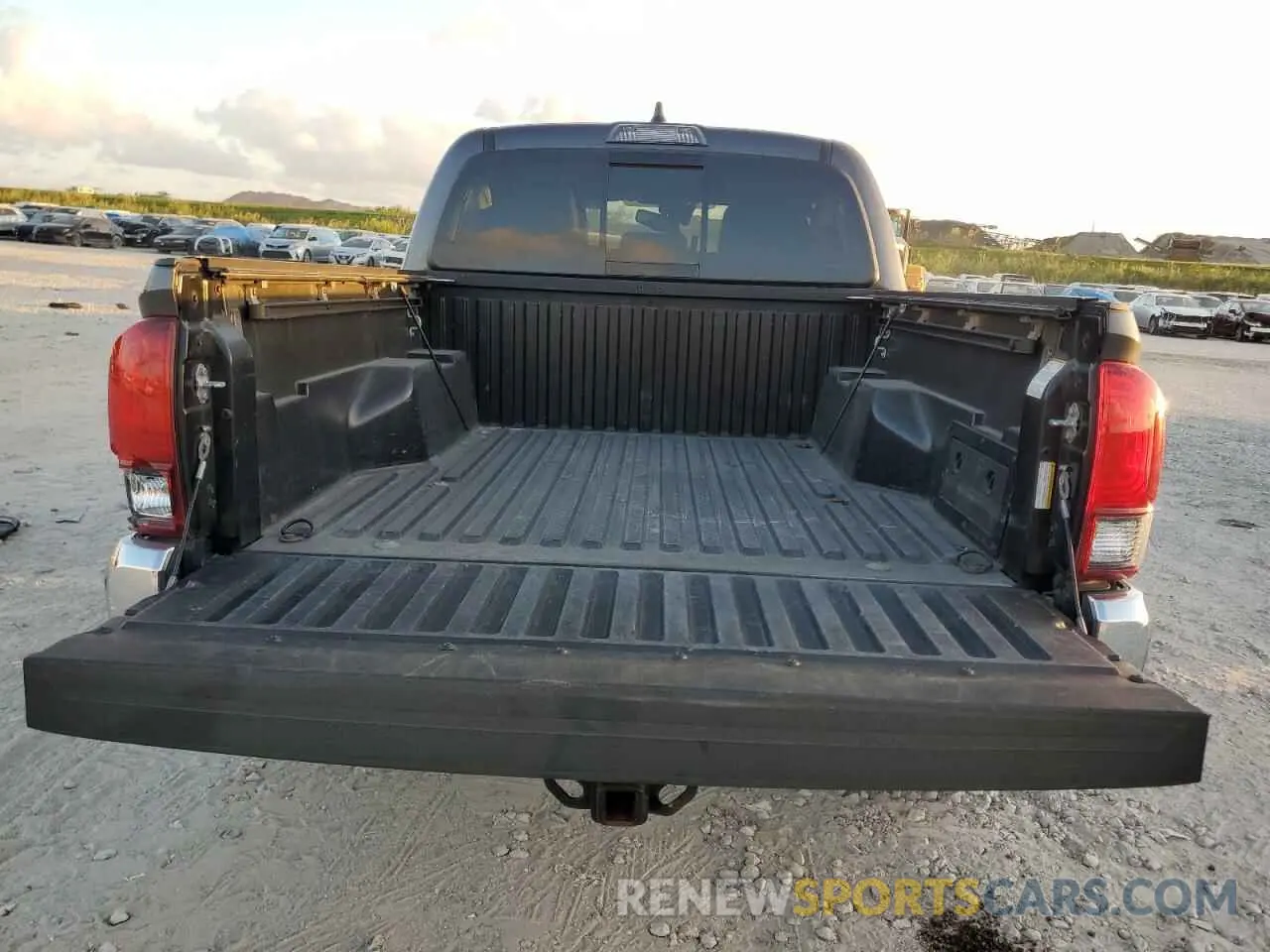 6 fotografías del automóvil dañado 3TMAZ5CN7MM158482 TOYOTA TACOMA 2021