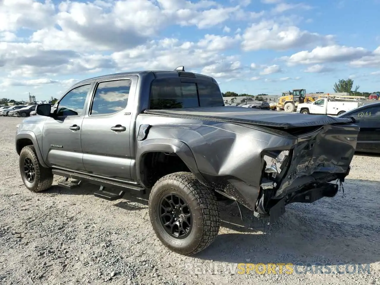 2 fotografías del automóvil dañado 3TMAZ5CN7MM159969 TOYOTA TACOMA 2021