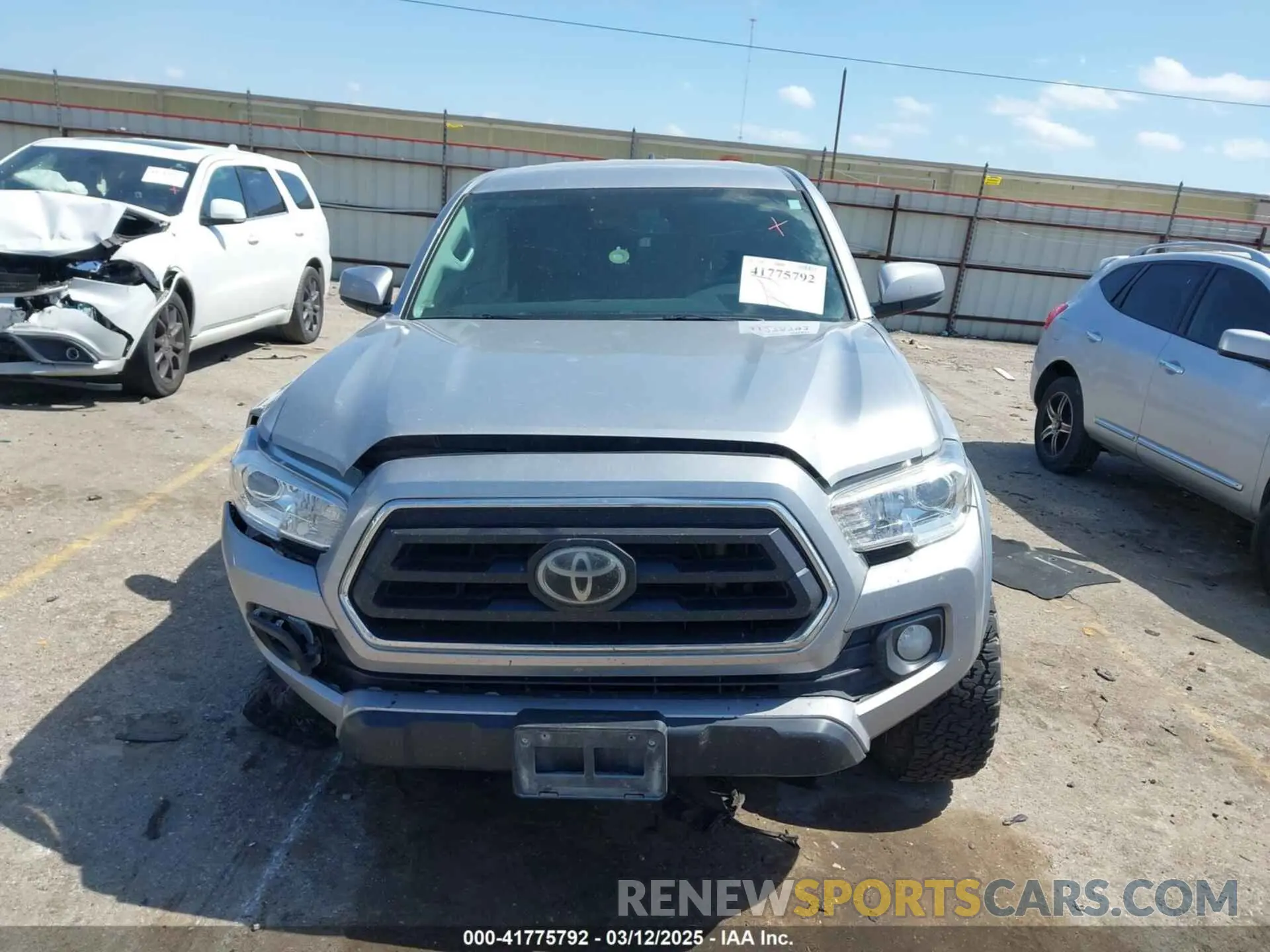 12 fotografías del automóvil dañado 3TMAZ5CN8MM150620 TOYOTA TACOMA 2021
