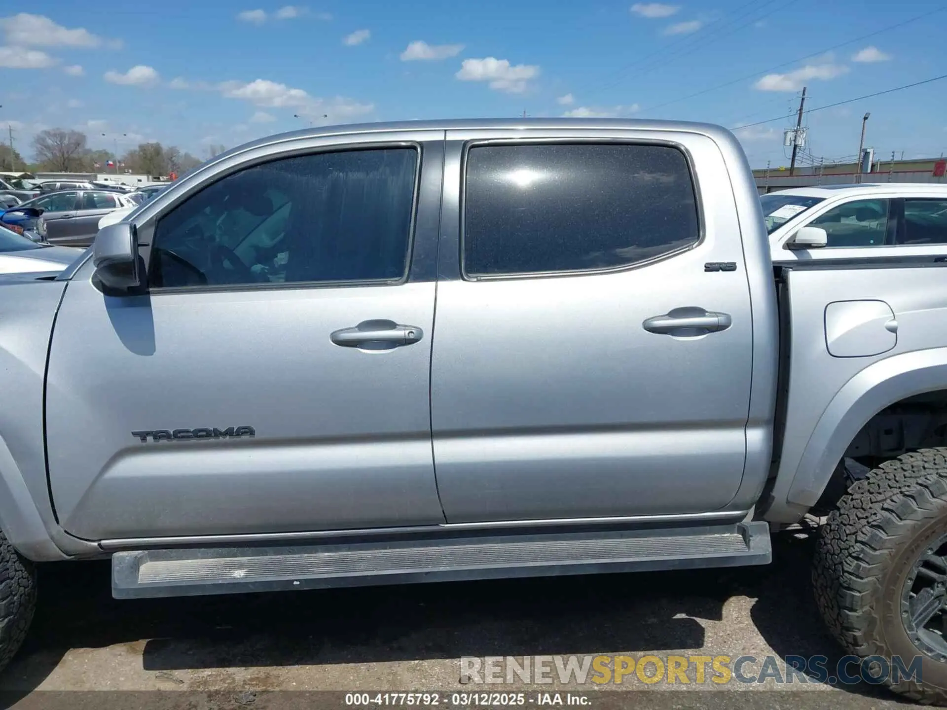 14 fotografías del automóvil dañado 3TMAZ5CN8MM150620 TOYOTA TACOMA 2021