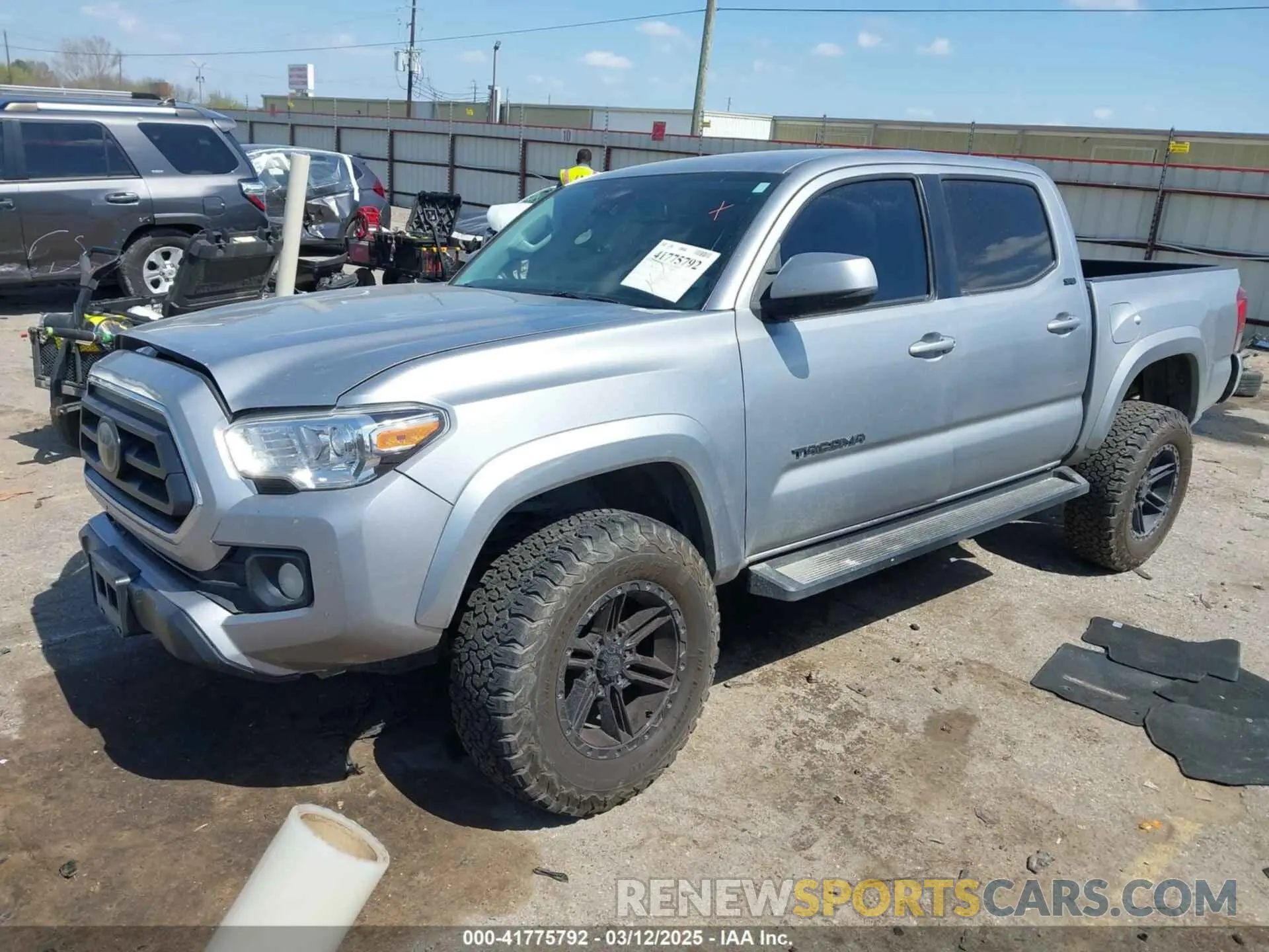 2 fotografías del automóvil dañado 3TMAZ5CN8MM150620 TOYOTA TACOMA 2021