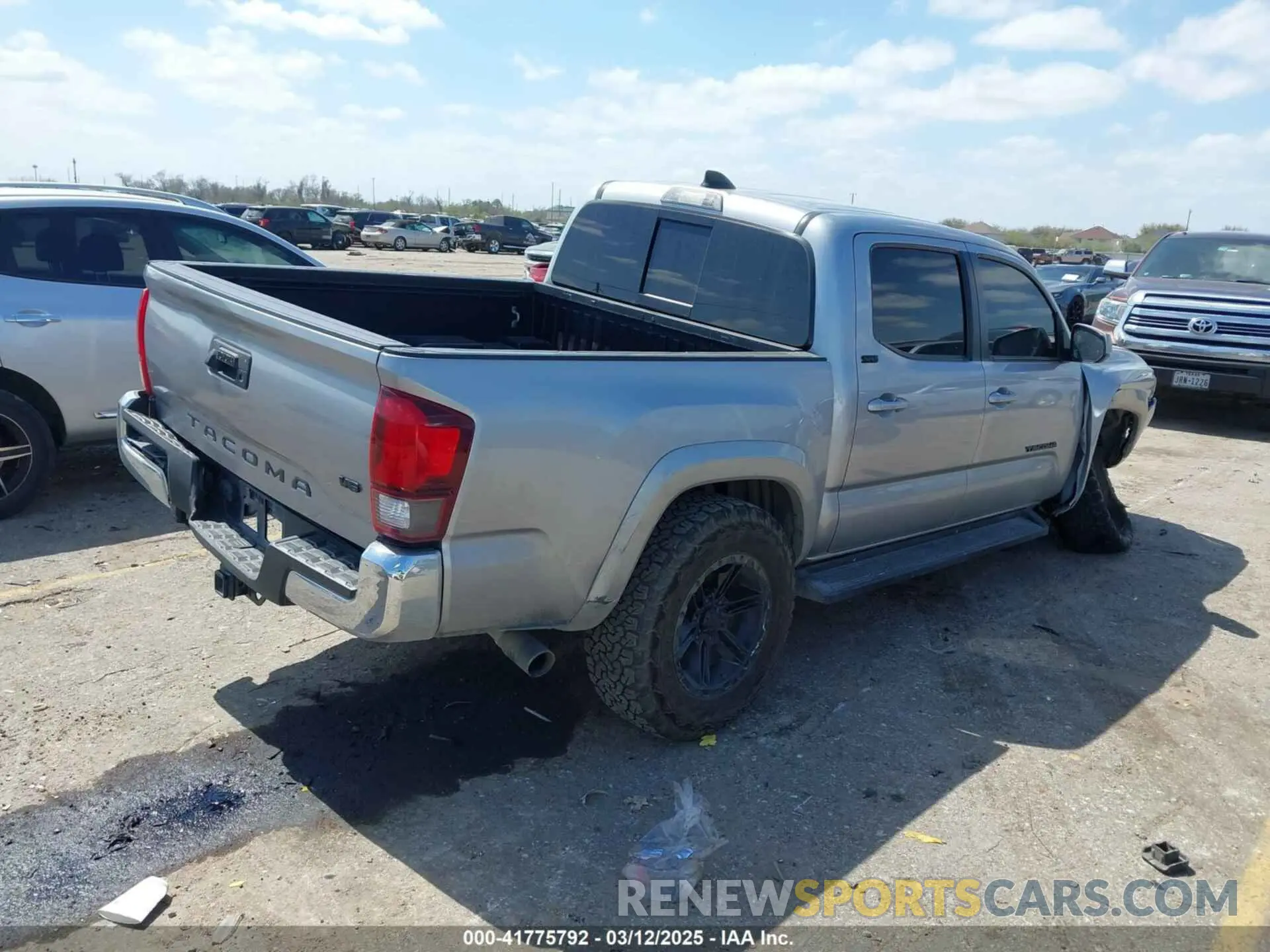 4 fotografías del automóvil dañado 3TMAZ5CN8MM150620 TOYOTA TACOMA 2021