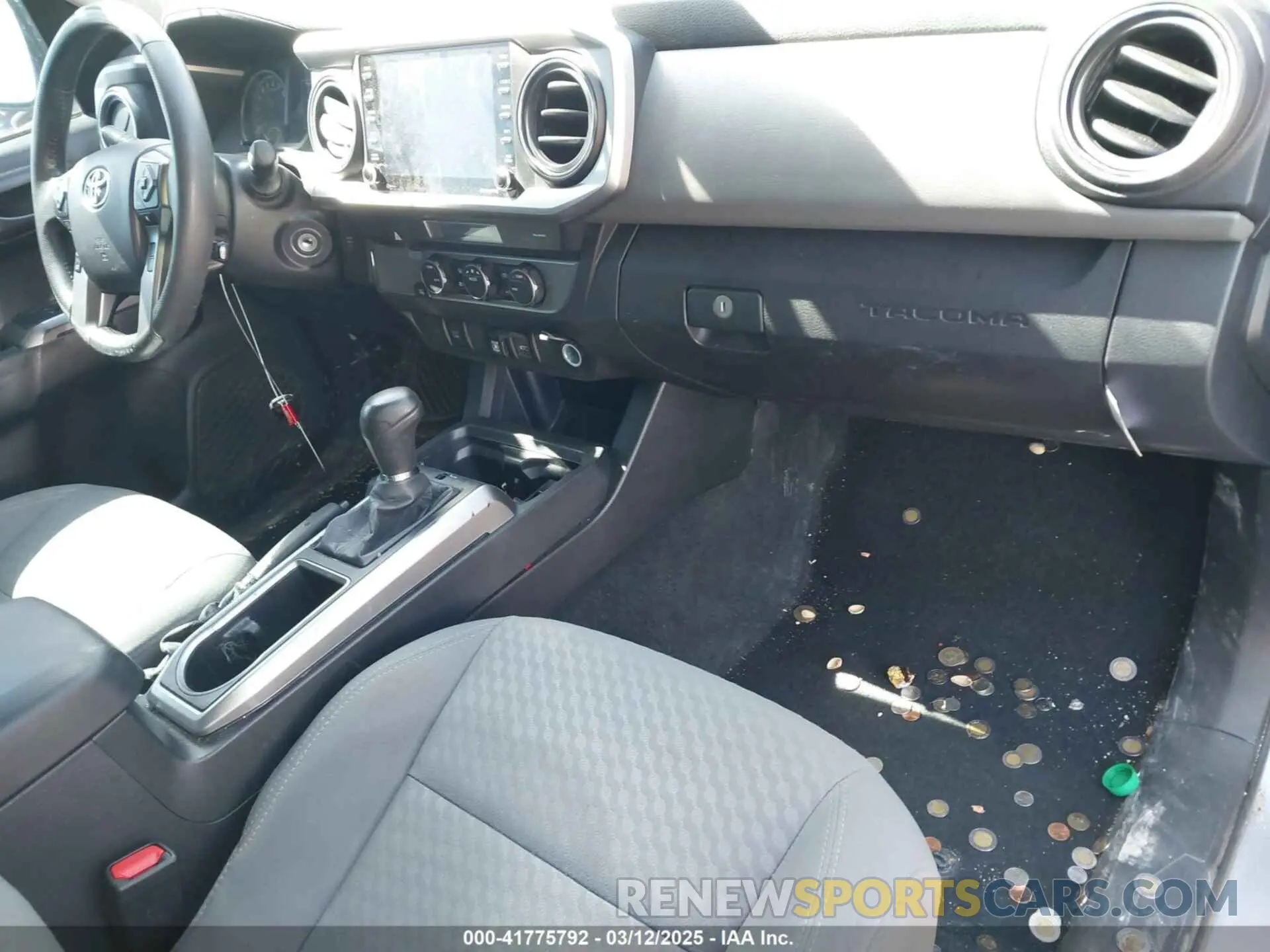5 fotografías del automóvil dañado 3TMAZ5CN8MM150620 TOYOTA TACOMA 2021