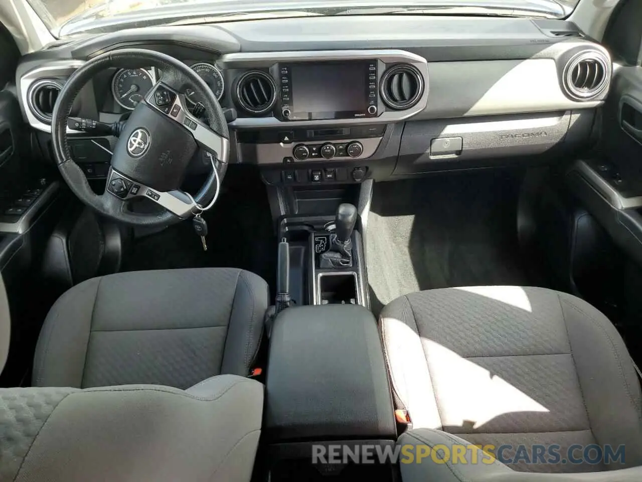 8 fotografías del automóvil dañado 3TMAZ5CNXMM151316 TOYOTA TACOMA 2021