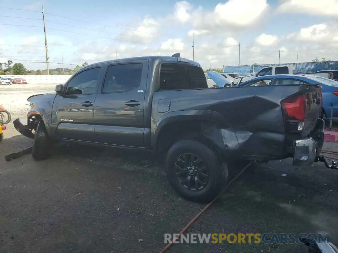 2 fotografías del automóvil dañado 3TMAZ5CNXMM156385 TOYOTA TACOMA 2021