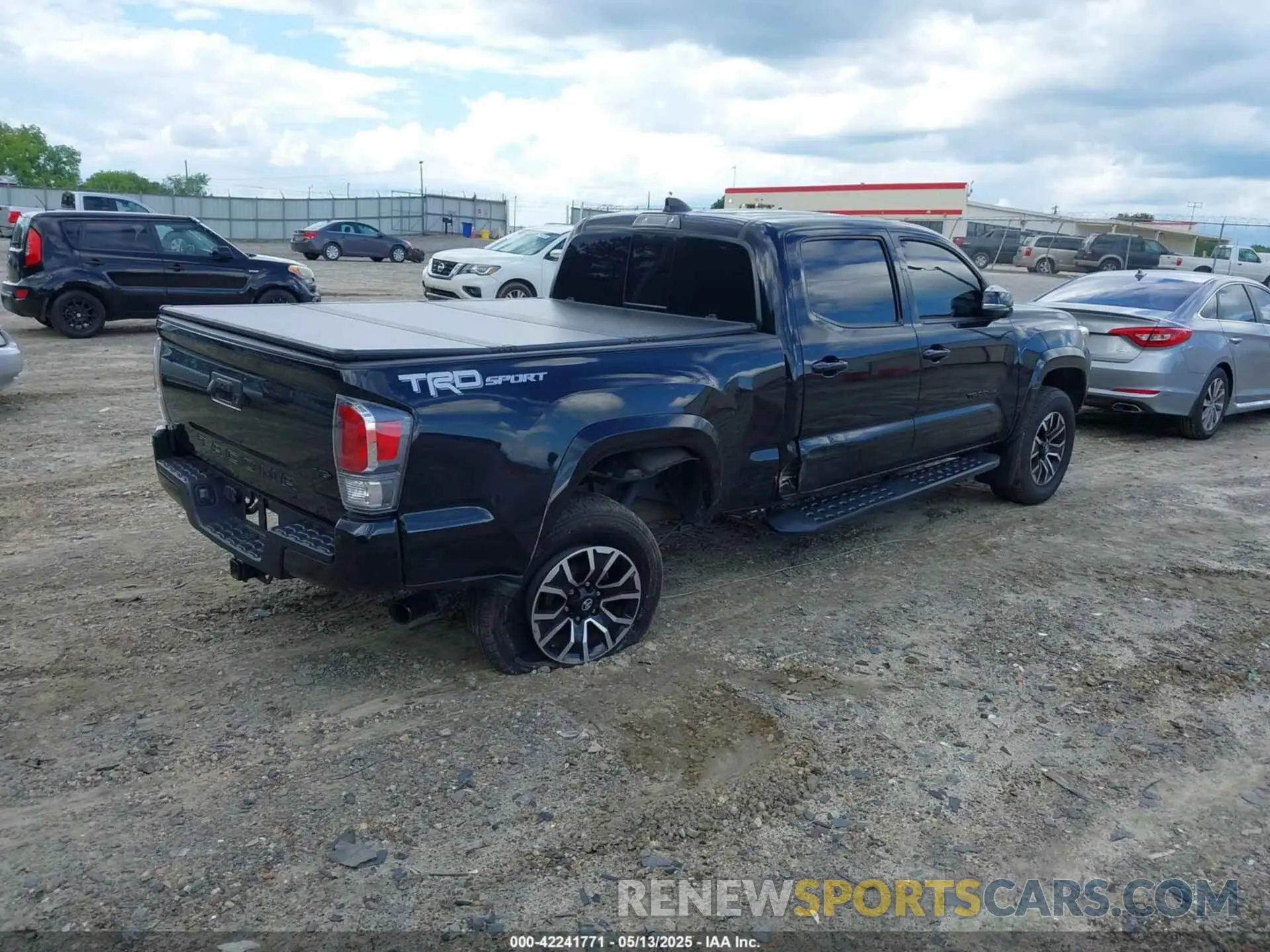 4 fotografías del automóvil dañado 3TMBZ5DN1MM031813 TOYOTA TACOMA 2021