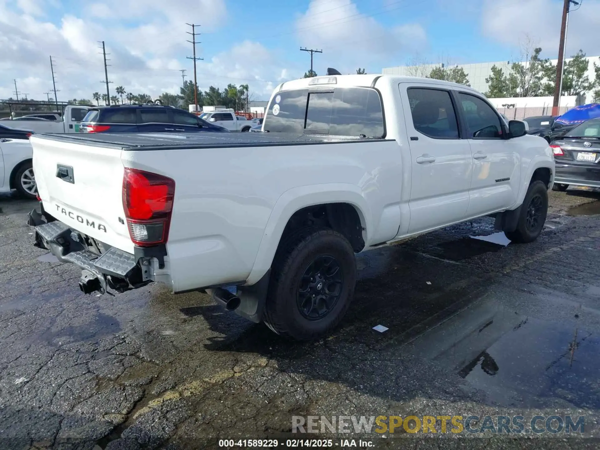 4 fotografías del automóvil dañado 3TMBZ5DN2MM030590 TOYOTA TACOMA 2021