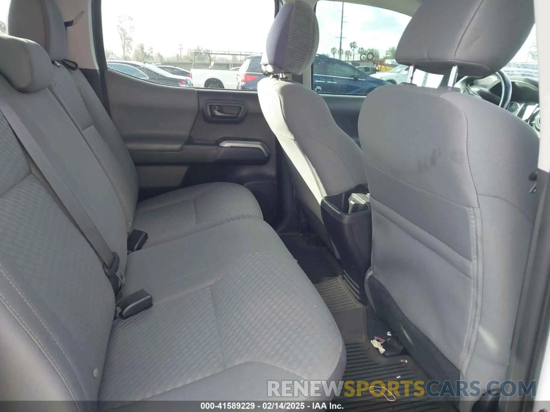 8 fotografías del automóvil dañado 3TMBZ5DN2MM030590 TOYOTA TACOMA 2021