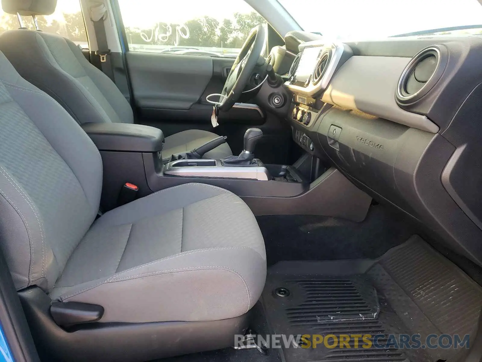 5 fotografías del automóvil dañado 3TMBZ5DN7MM028995 TOYOTA TACOMA 2021